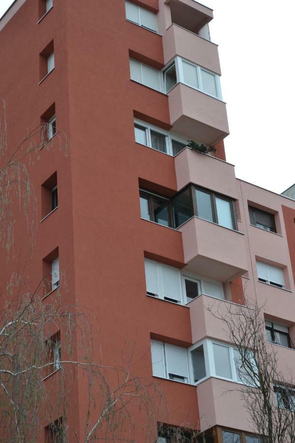 Fly Inn Velika Gorica Exterior photo
